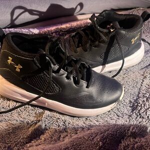 new underarmer sneakers or basket ball shoes